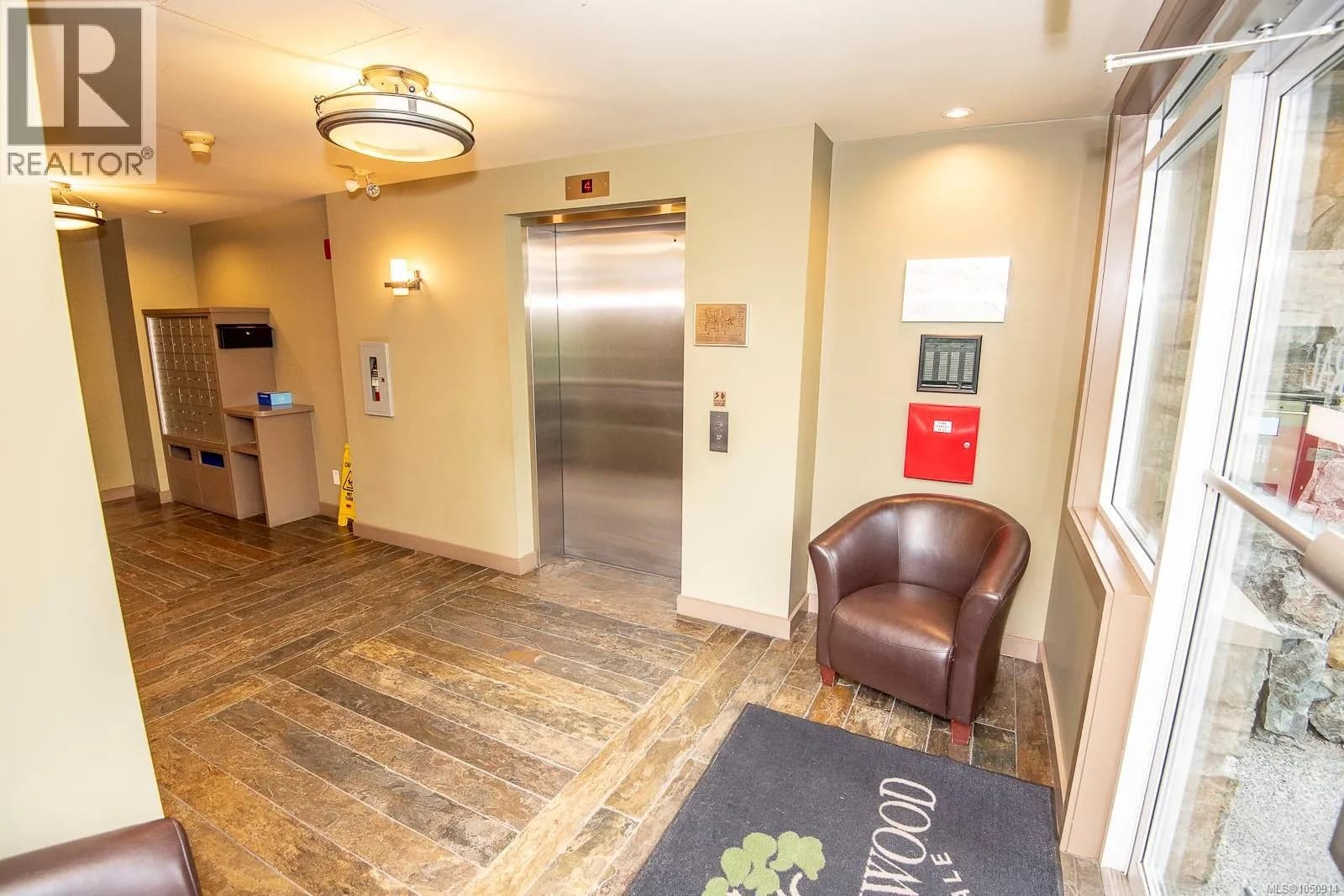 #302D 1115 Craigflower Rd, Esquimalt, BC photo 3