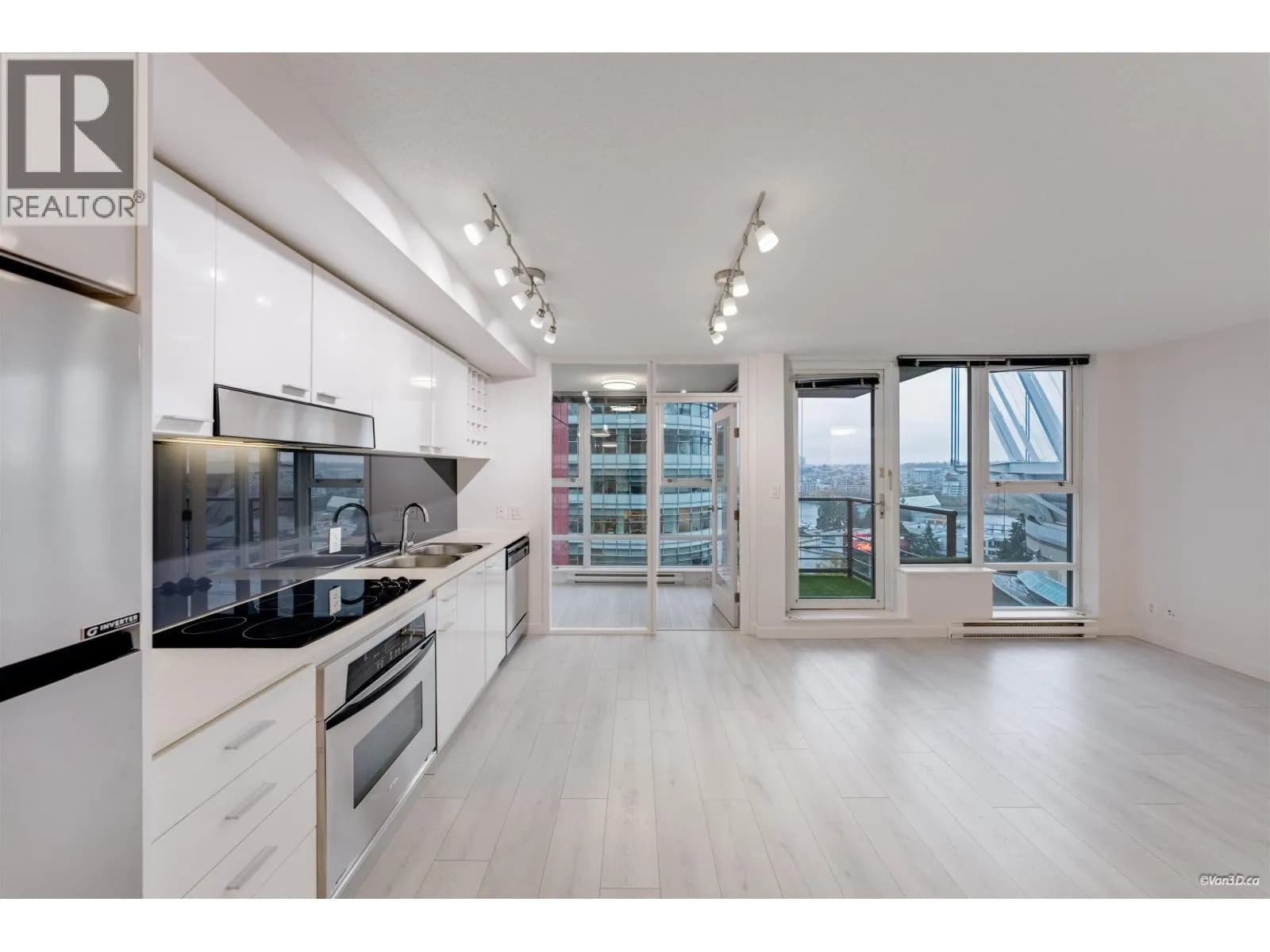 111 W GEORGIA STREET, Vancouver