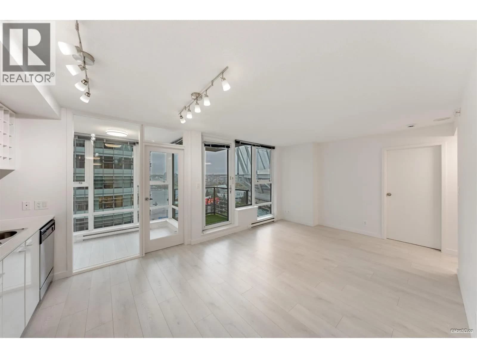 #1509 111 W GEORGIA STREET, Vancouver, BC photo 5