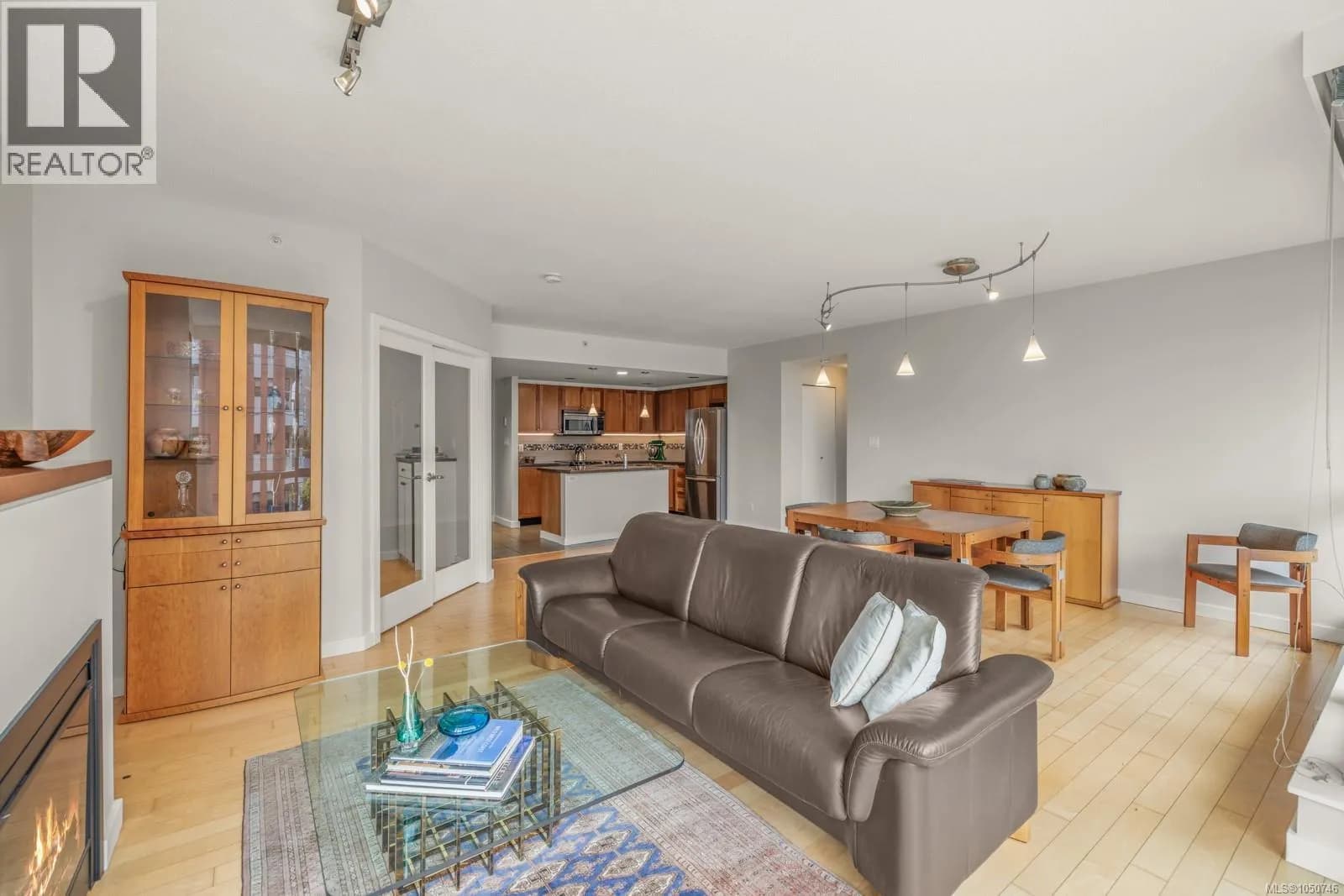 #605 732 Cormorant St, Victoria, BC photo 5