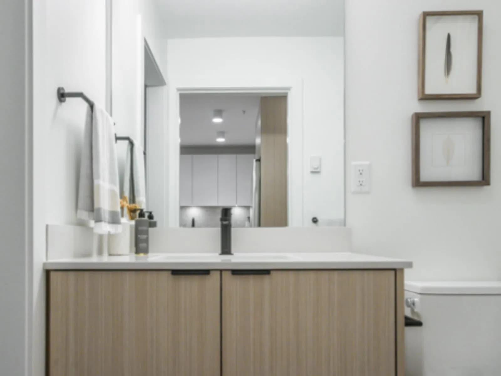 #401 20769 FRASER HIGHWAY, Langley, BC photo 3