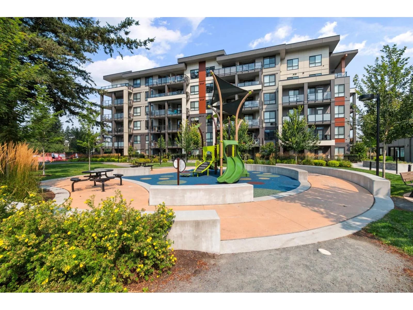 #604 45505 CAMPUS DRIVE, Chilliwack, BC photo 3