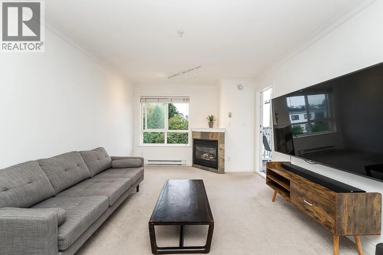 #302 128 W 21ST STREET, North Vancouver, BC photo 5