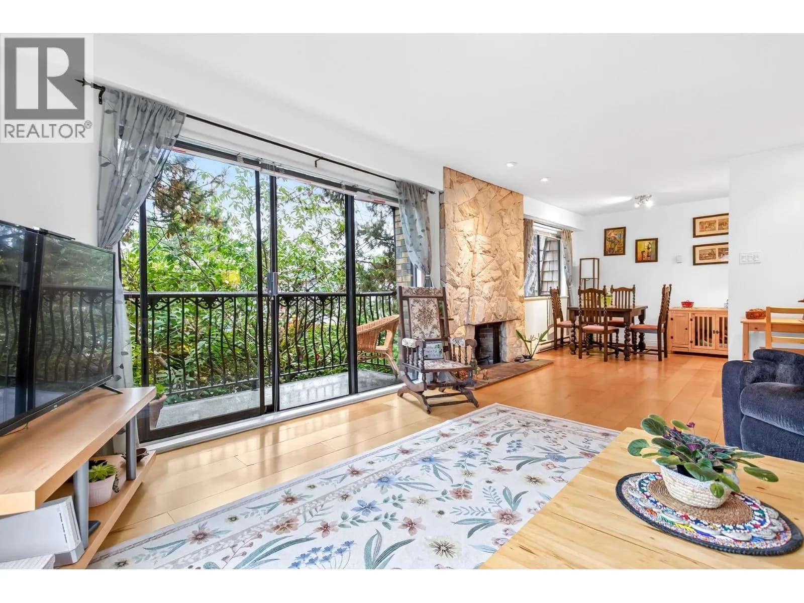 #303 1721 ST. GEORGES AVENUE, North Vancouver, BC photo 5