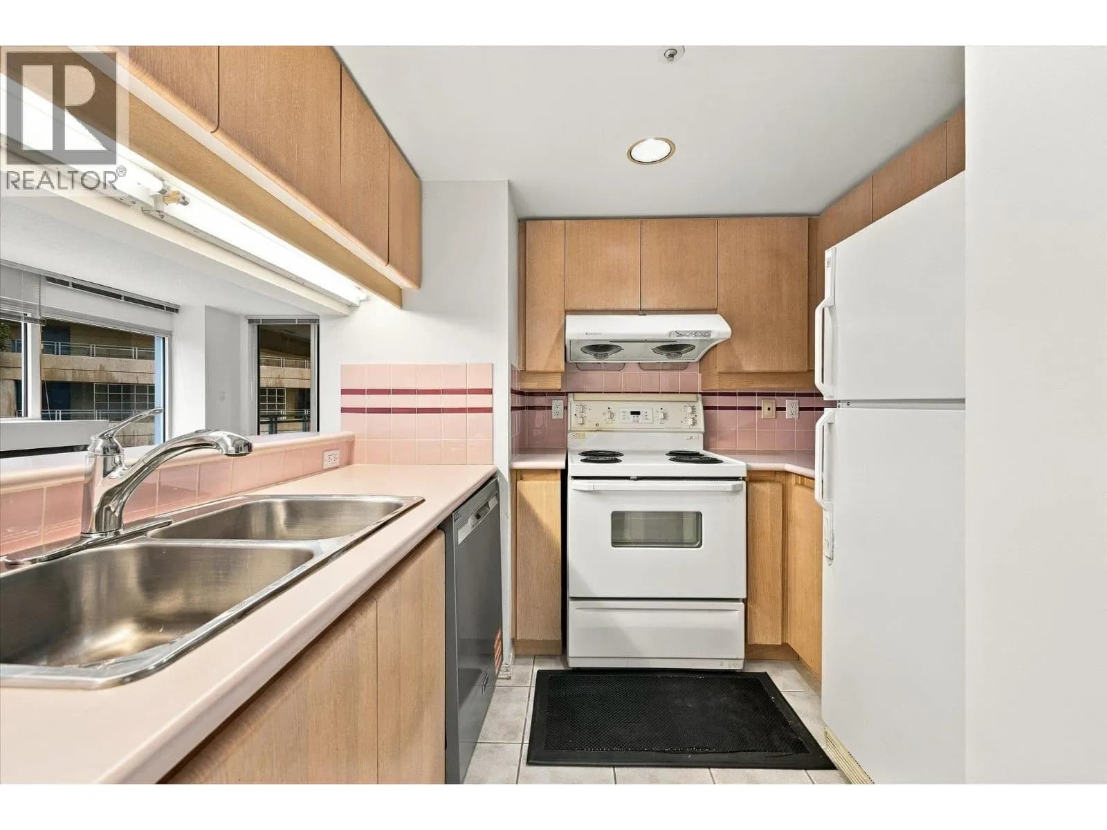 #603 183 KEEFER PLACE, Vancouver, BC photo 3