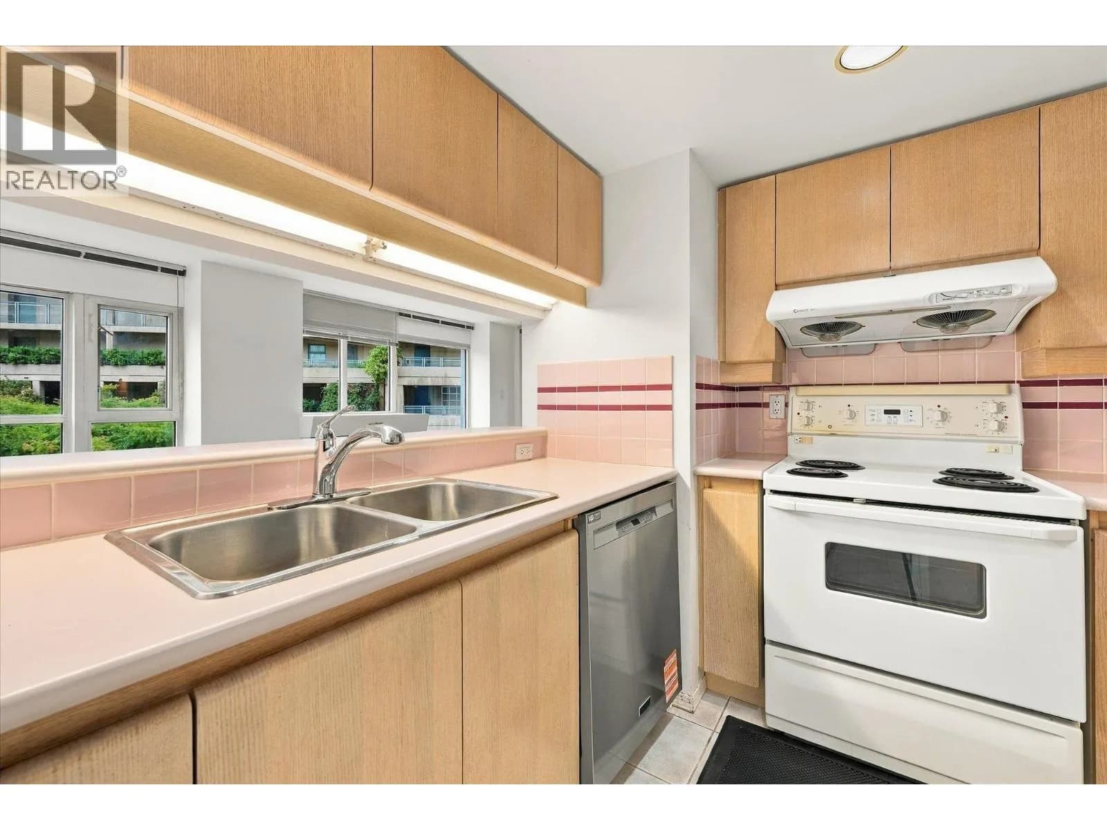 #603 183 KEEFER PLACE, Vancouver, BC photo 4