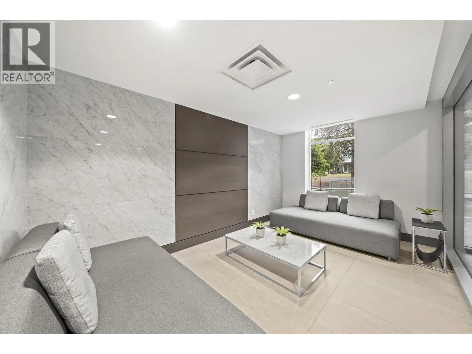 #401 5033 CAMBIE STREET, Vancouver, BC photo 3