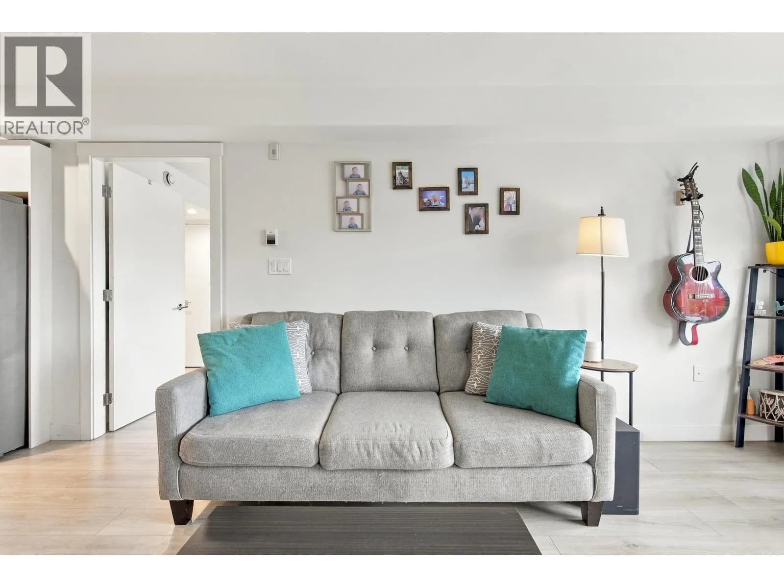 #305 1519 CROWN STREET, North Vancouver, BC photo 5