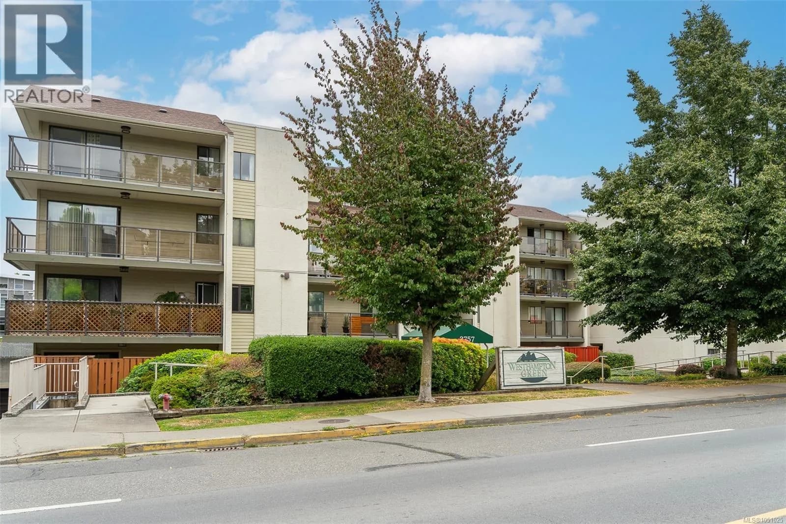 #104 2757 Quadra St, Victoria, BC photo 5