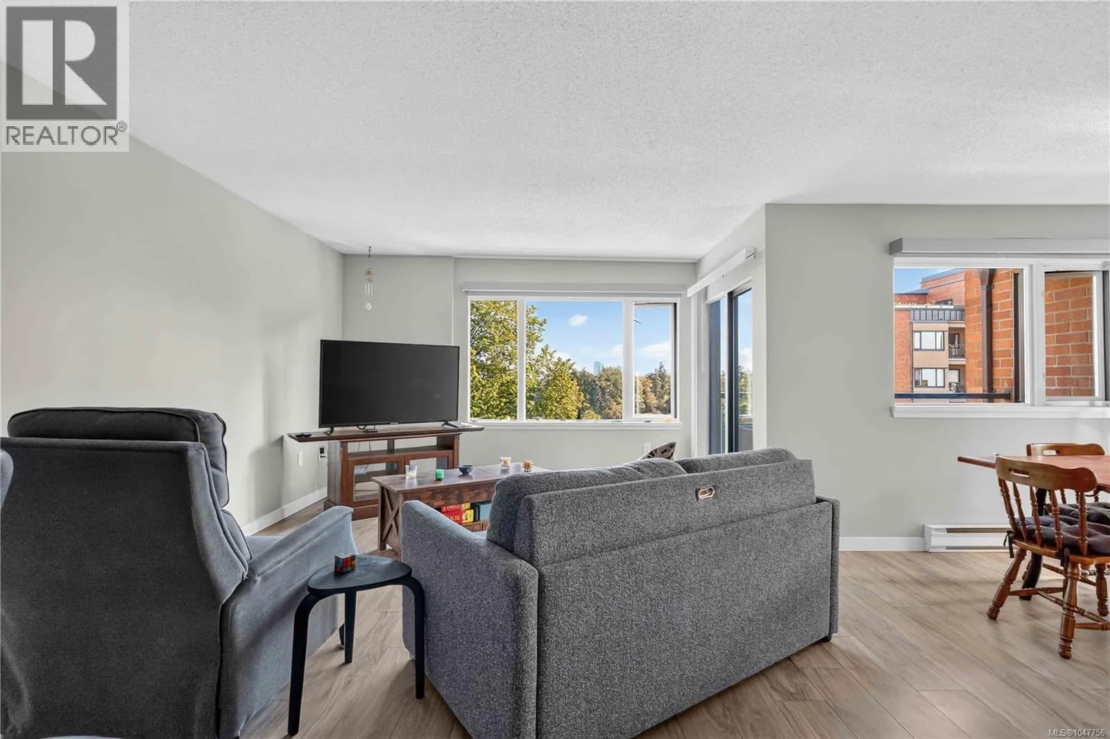 #405 103 Gorge Rd E, Victoria, BC photo 5