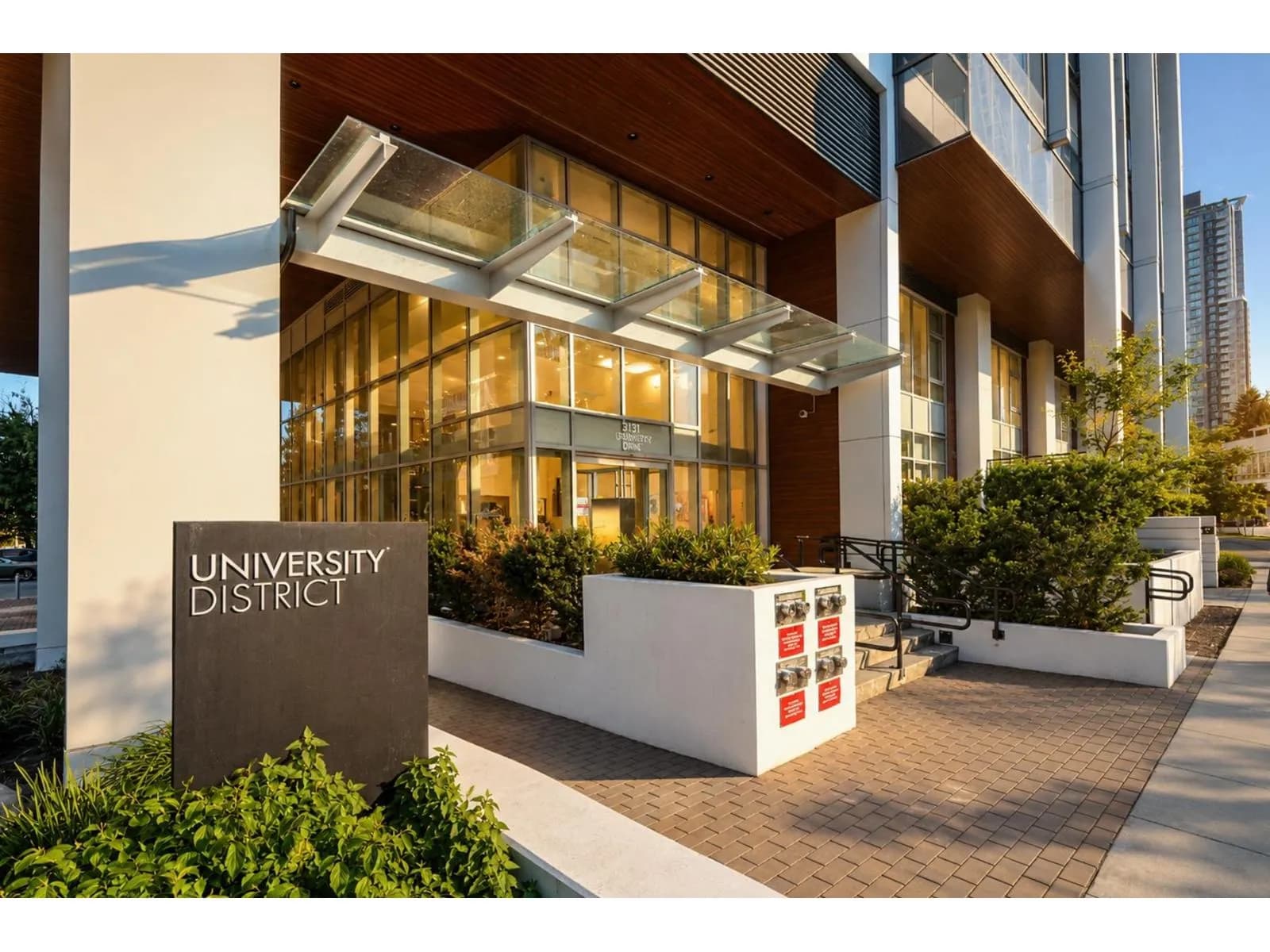 #2410 10448 UNIVERSITY DRIVE, Surrey, BC photo 2