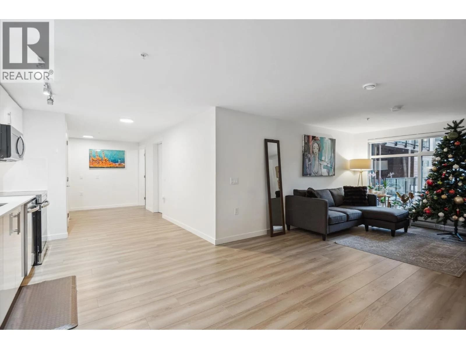 #207 232 SIXTH STREET, New Westminster, BC photo 3