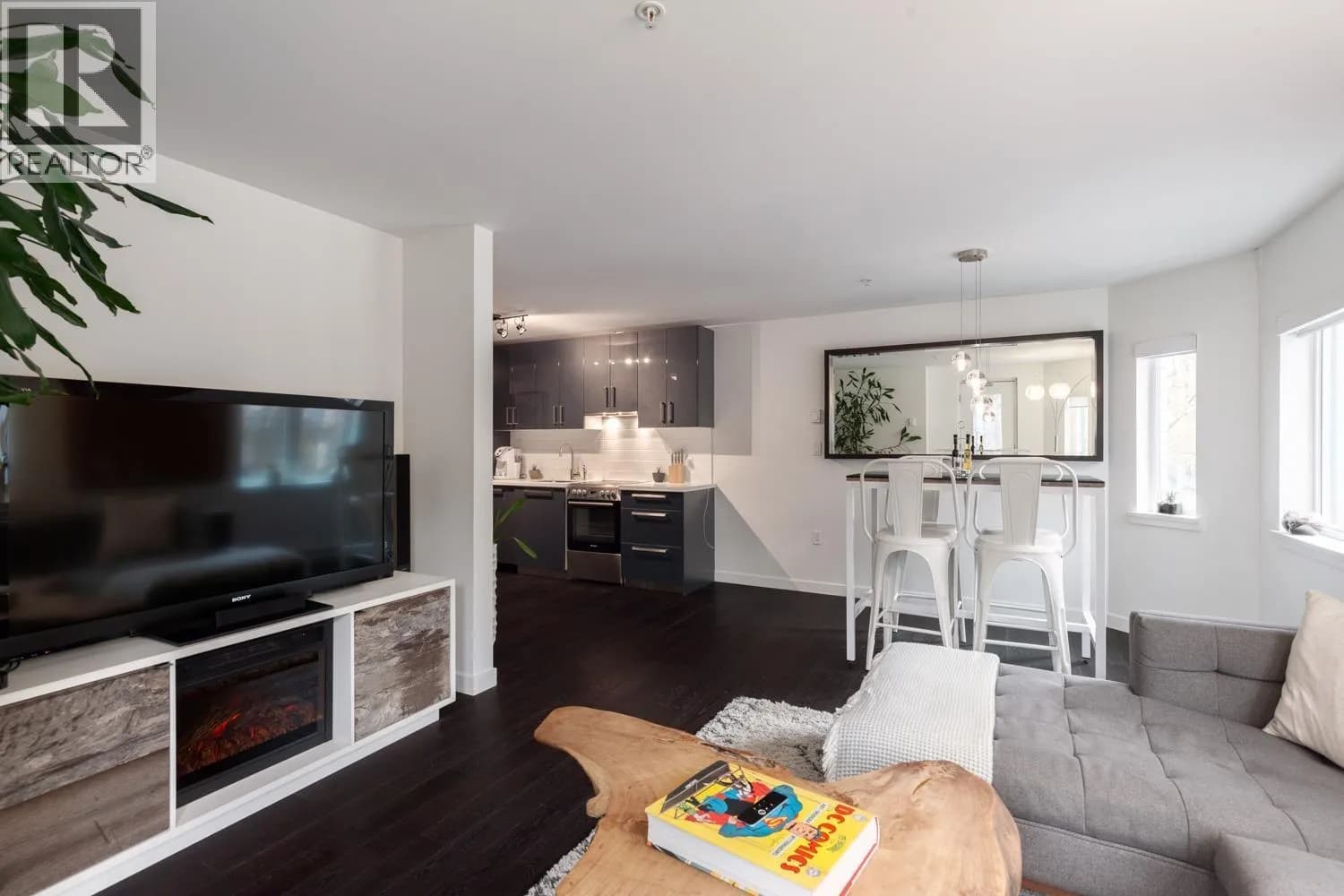 #203 370 CARRALL STREET, Vancouver, BC photo 4