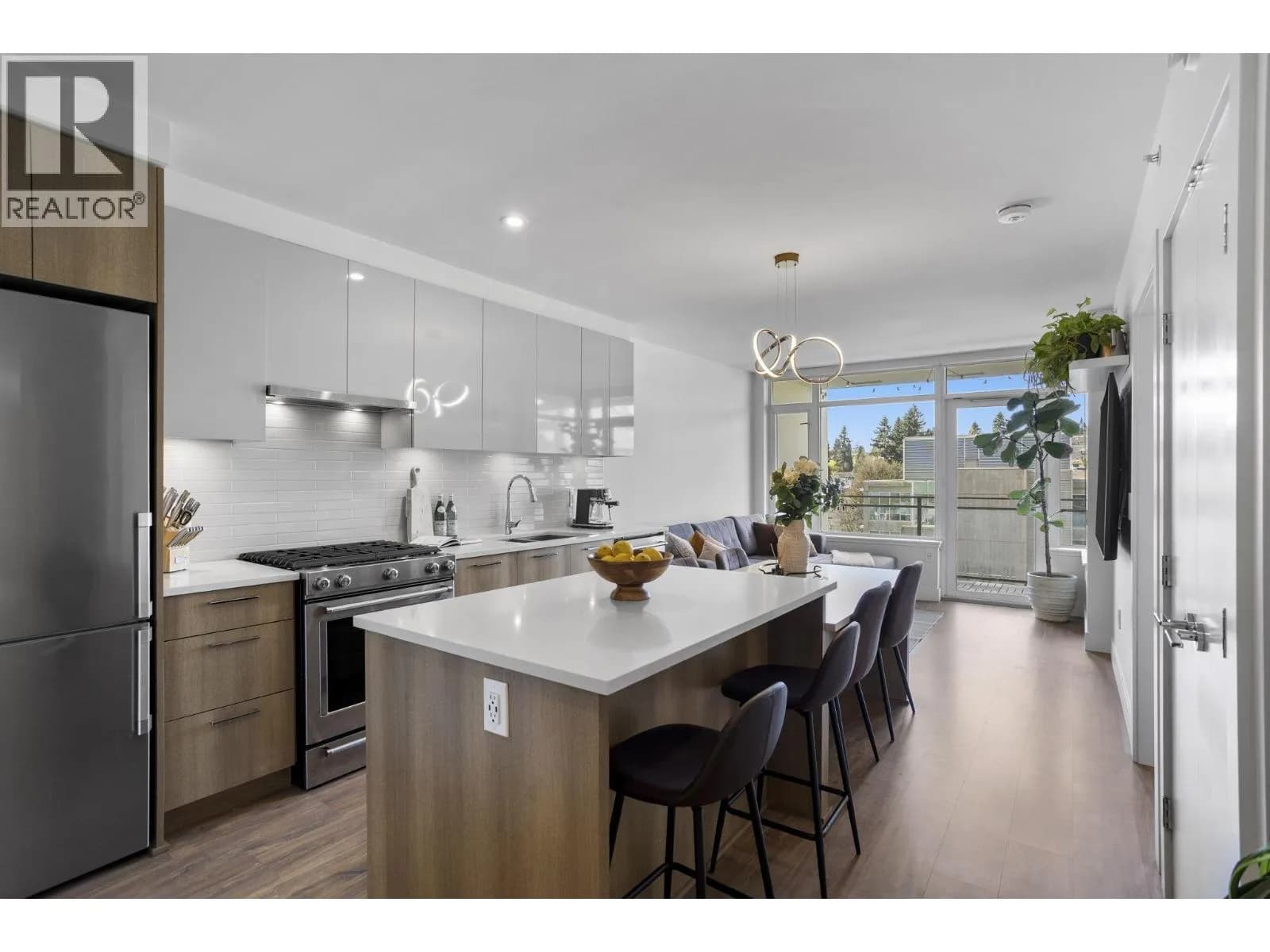 258 NELSON'S COURT, New Westminster