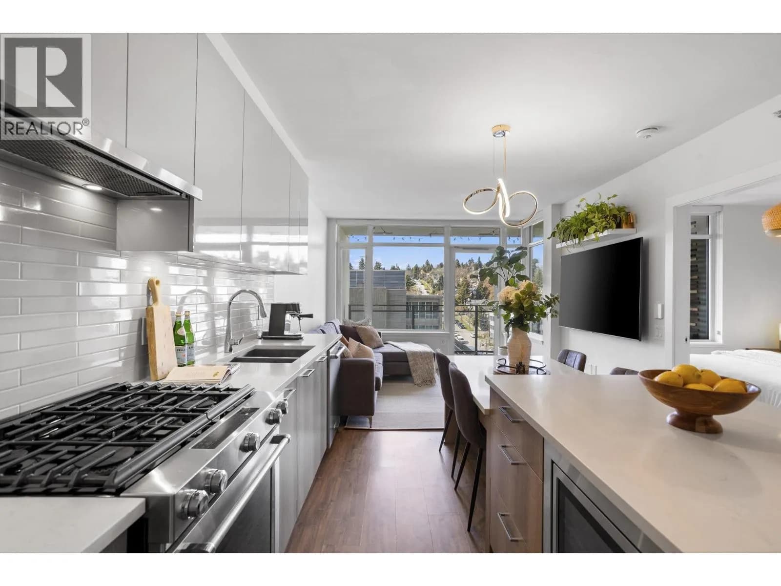 #803 258 NELSON'S COURT, New Westminster, BC photo 4