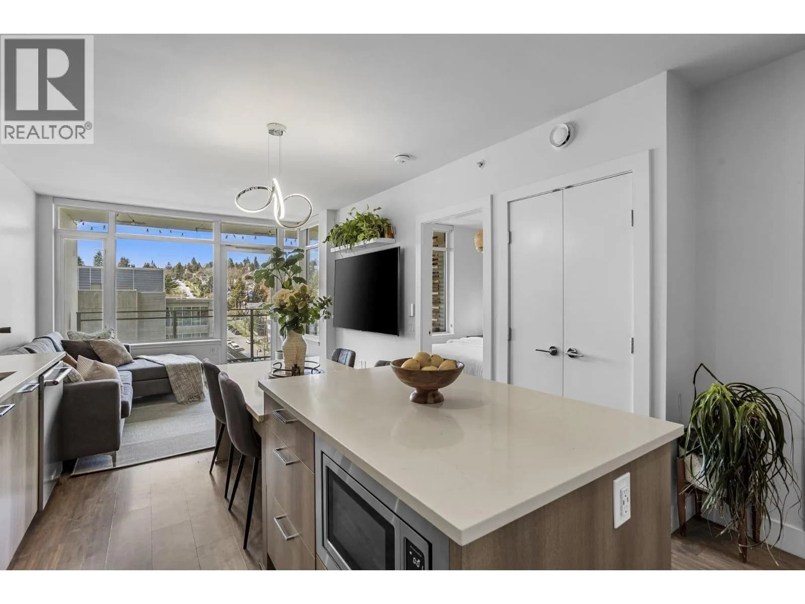 #803 258 NELSON'S COURT, New Westminster, BC photo 5