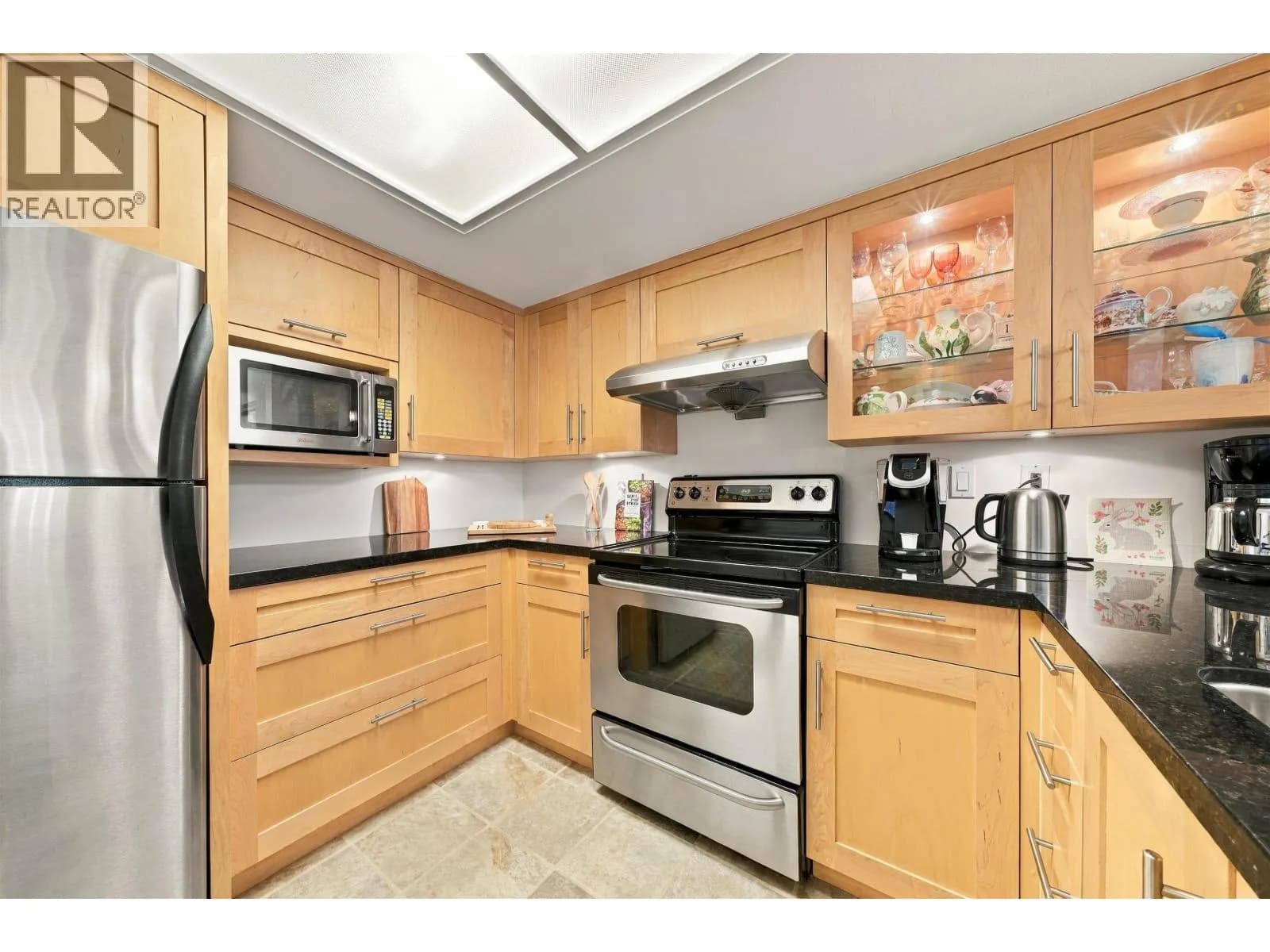 #904 200 NEWPORT DRIVE, Port Moody, BC photo 4