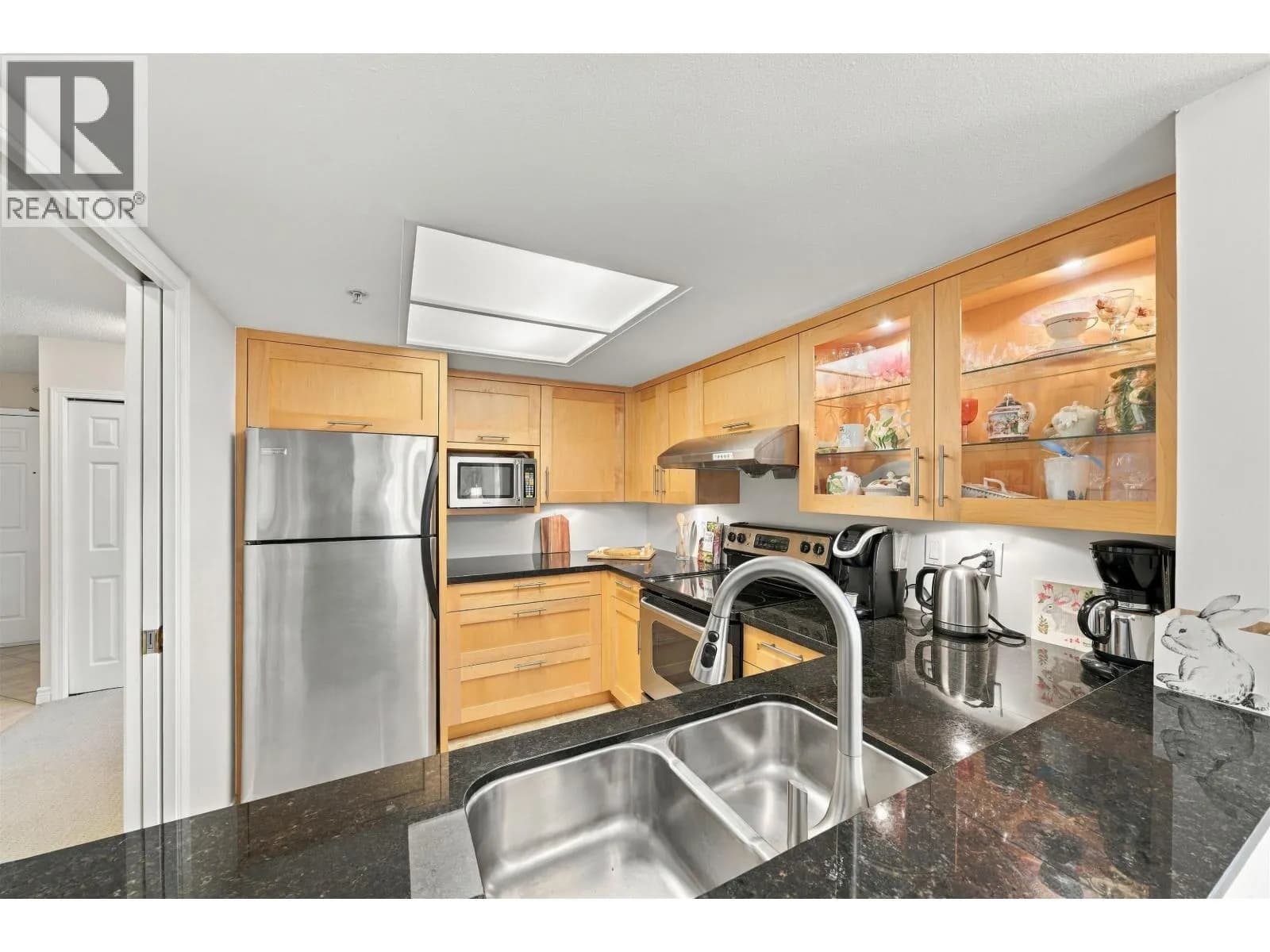 #904 200 NEWPORT DRIVE, Port Moody, BC photo 5