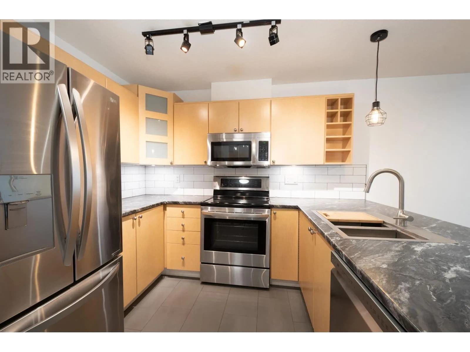 #312 3136 ST JOHNS STREET, Port Moody, BC photo 4