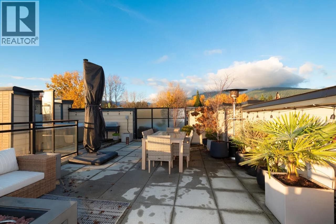 733 W 14TH STREET, North Vancouver