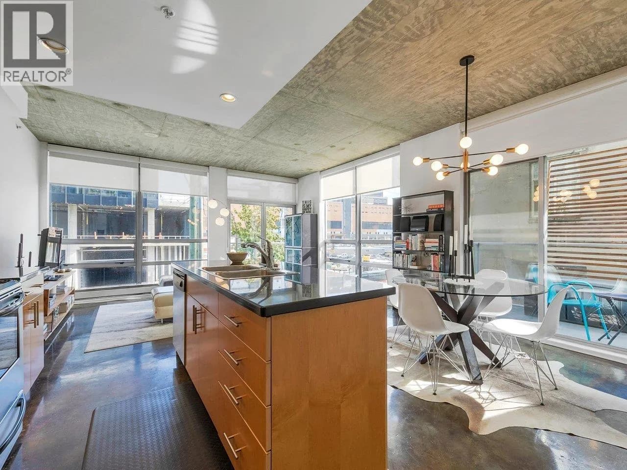 #306 919 STATION STREET, Vancouver, BC photo 3