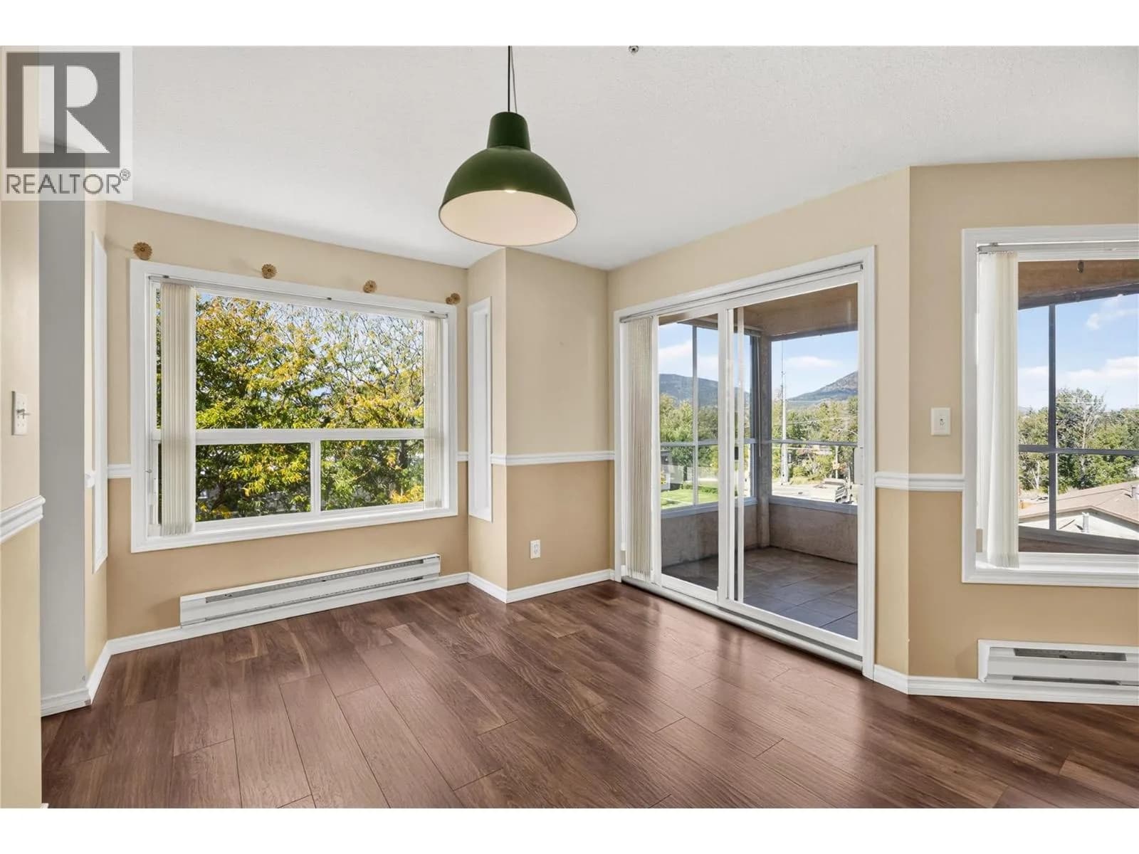 #301 1750 ATKINSON Street, Penticton, BC photo 4