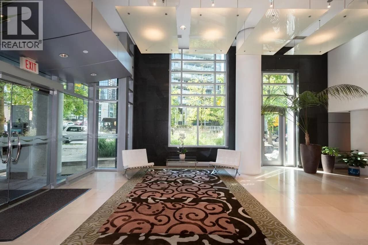 #203 499 BROUGHTON STREET, Vancouver, BC photo 3