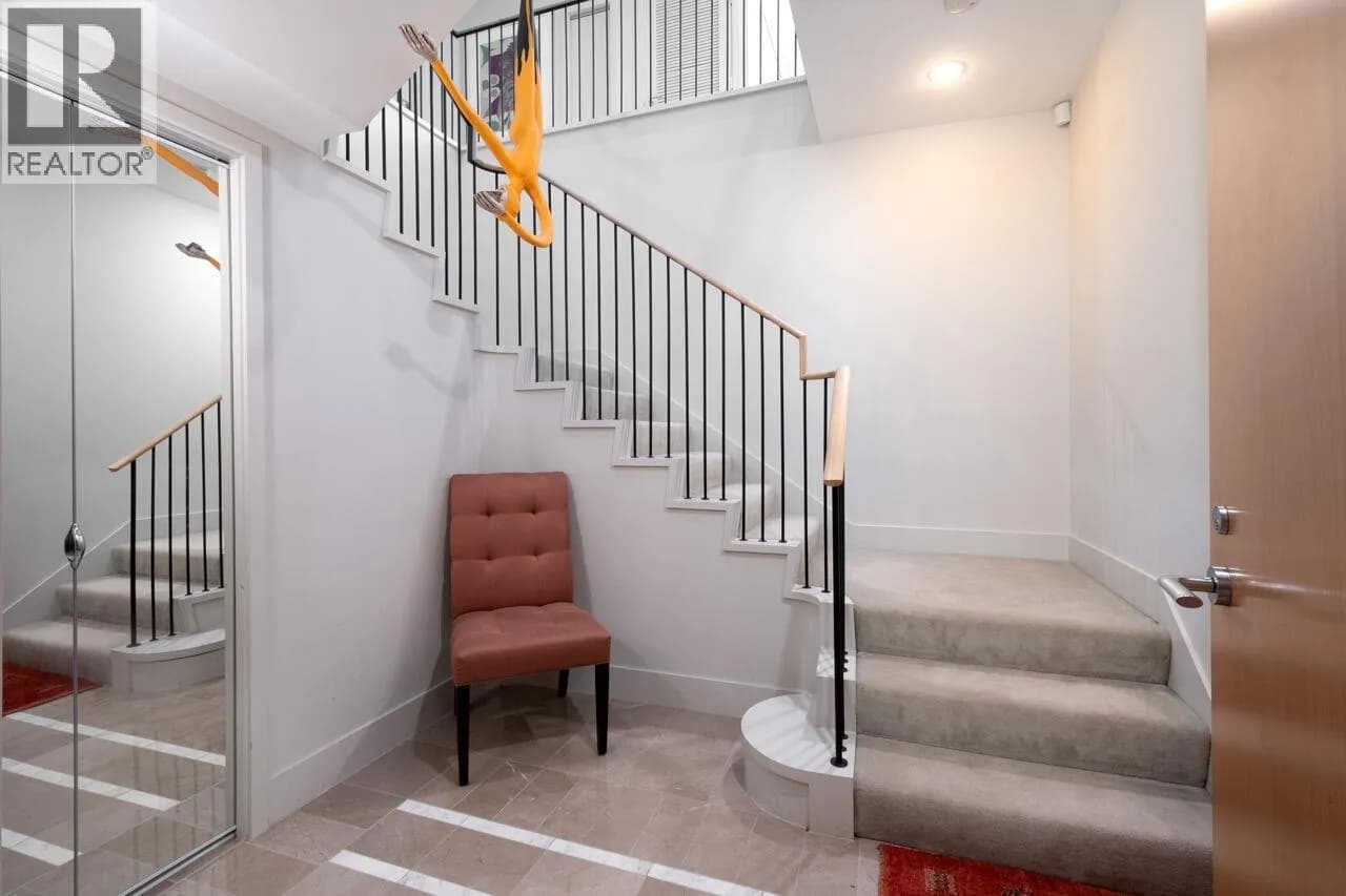 #203 499 BROUGHTON STREET, Vancouver, BC photo 5