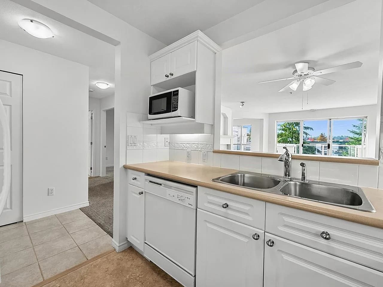 #302 20448 PARK AVENUE, Langley, BC photo 5