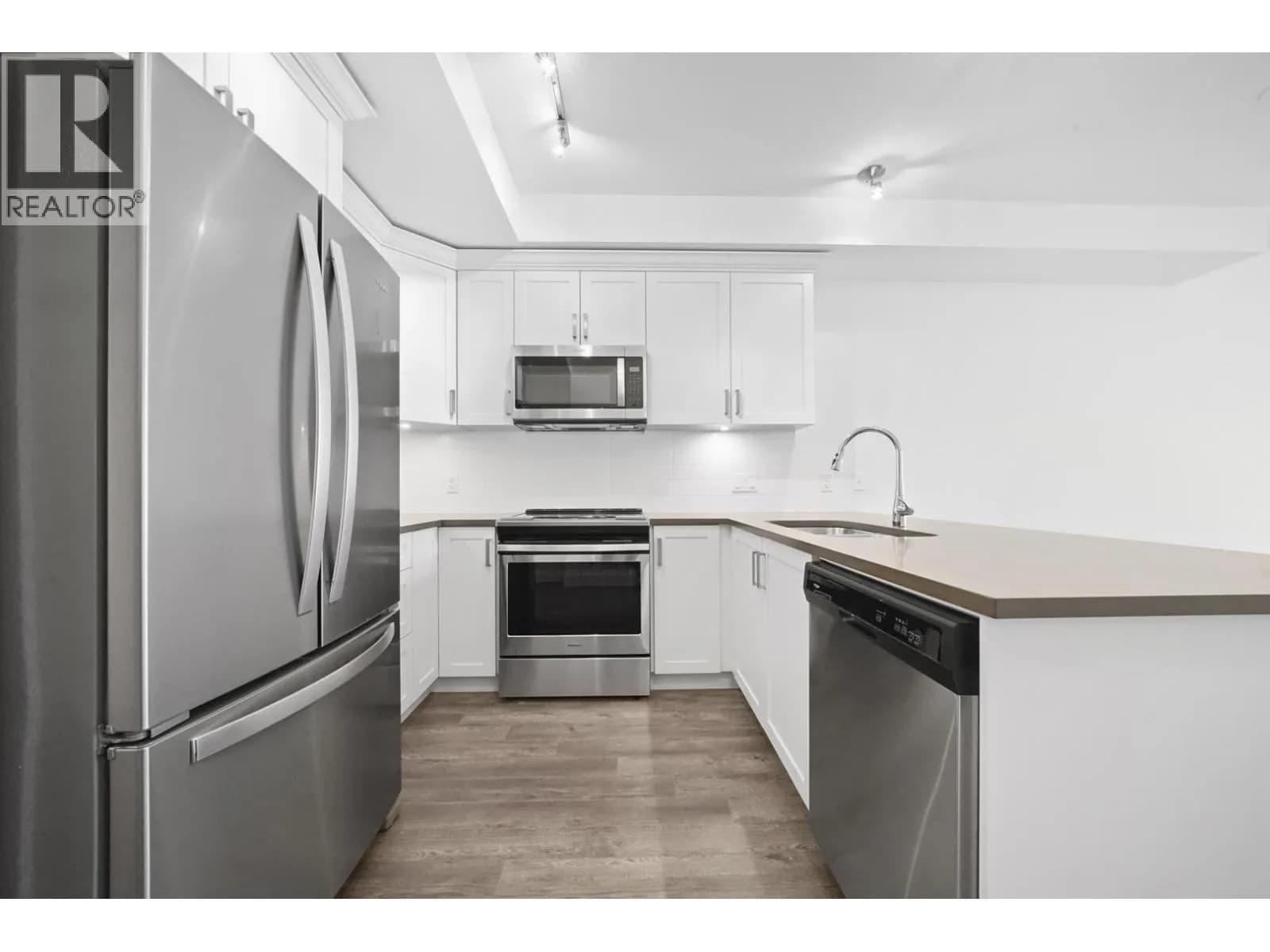 #304 2436 KELLY AVENUE, Port Coquitlam, BC photo 3