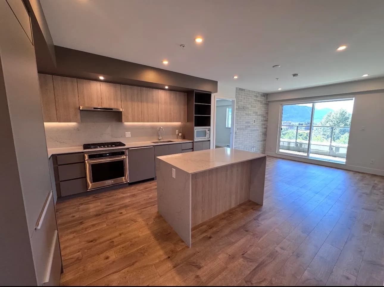 #725 38362 BUCKLEY AVENUE, Squamish, BC photo 2