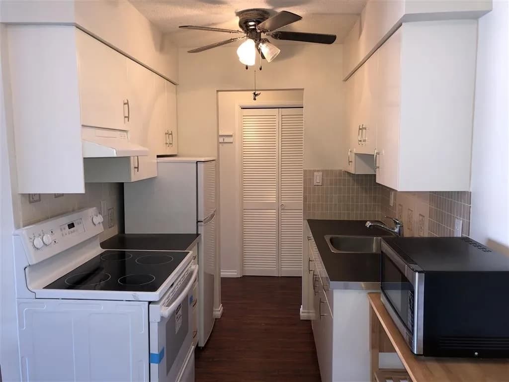 #308 910 FIFTH AVENUE, New Westminster, BC photo 2