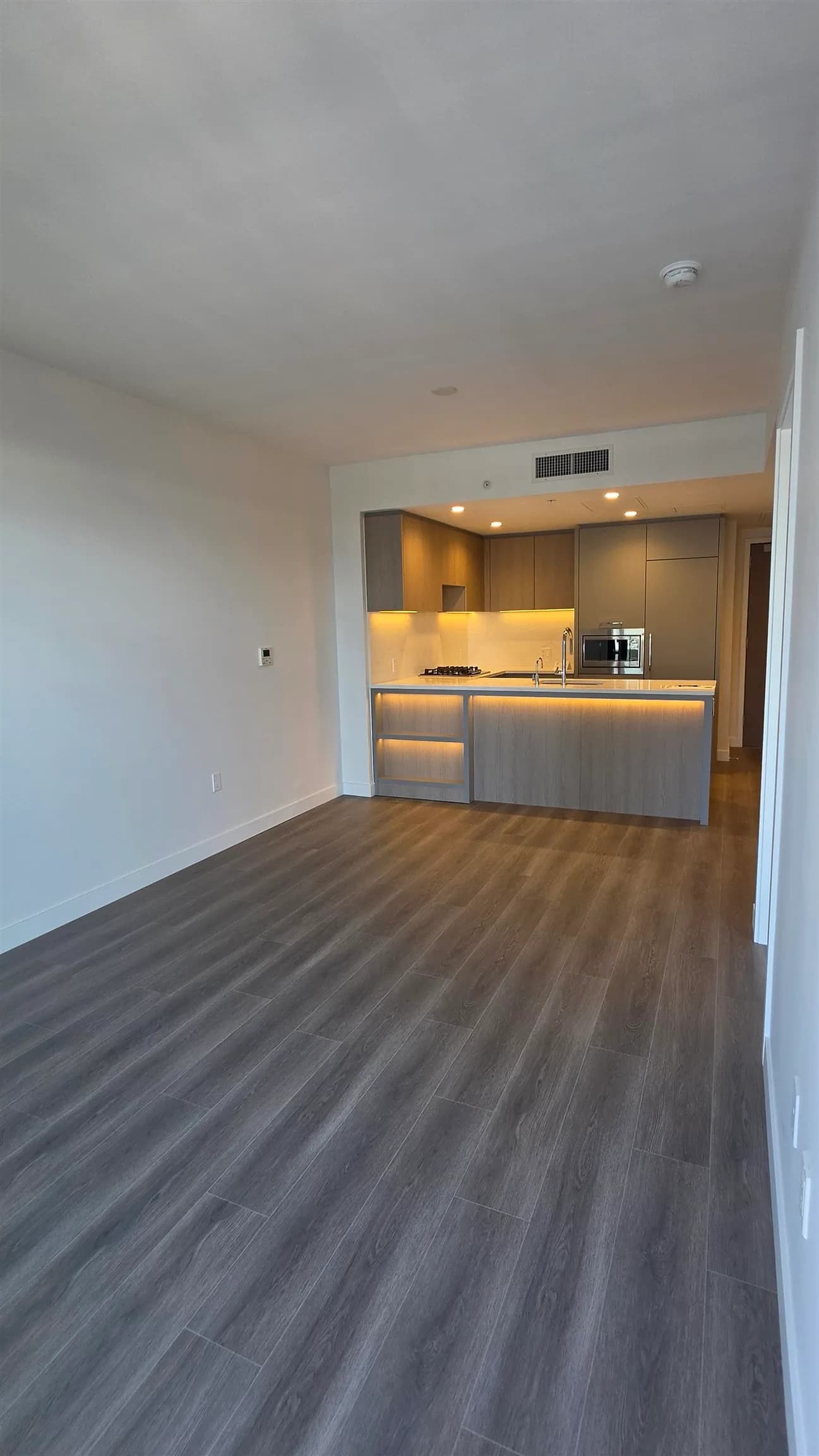 #1603 6608 SUSSEX AVENUE, Burnaby, BC photo 4