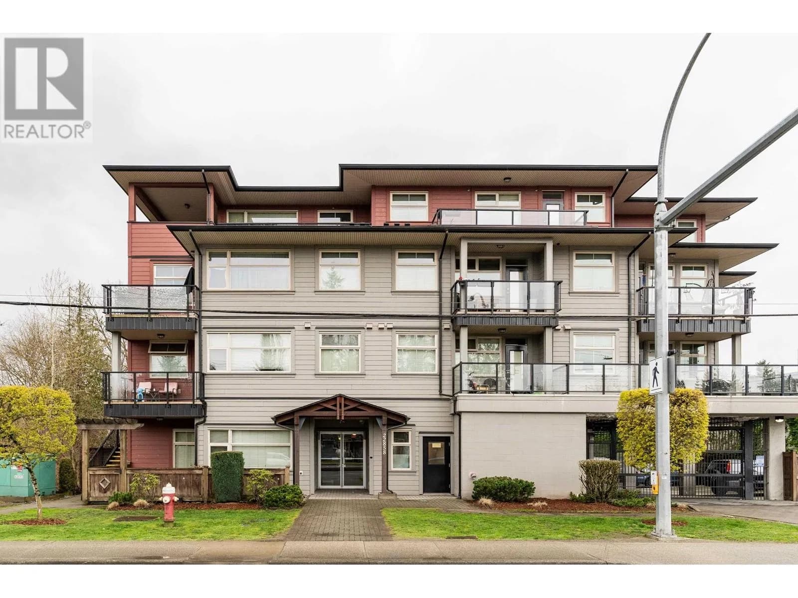 #304 22858 LOUGHEED HIGHWAY, Maple Ridge, BC photo 1