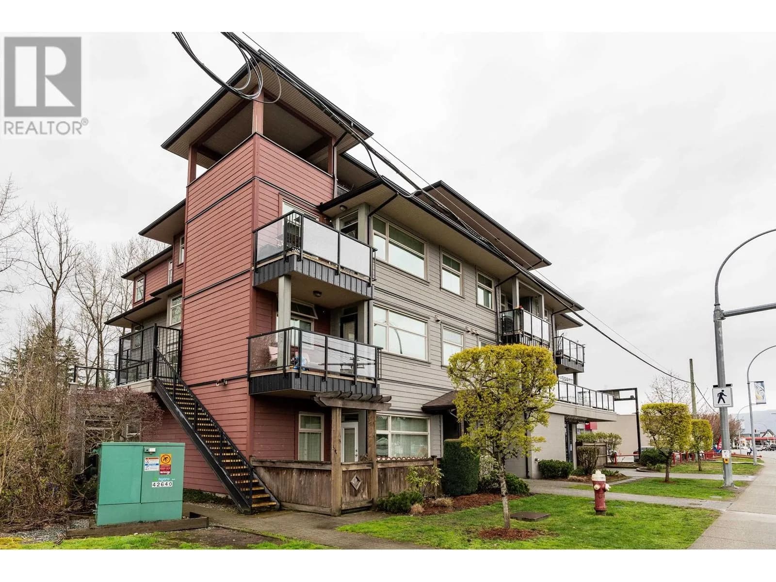 #304 22858 LOUGHEED HIGHWAY, Maple Ridge, BC photo 3