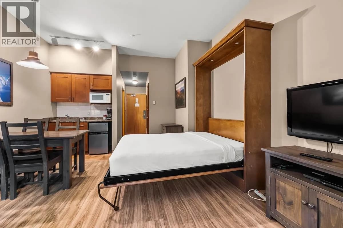 #125/127 3220 VILLAGE Way, Sun Peaks, BC photo 3