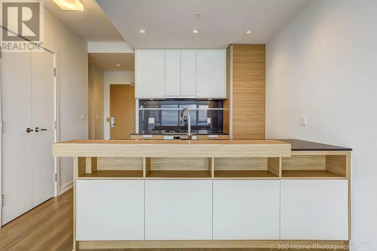 #3302 4688 KINGSWAY, Burnaby, BC photo 1