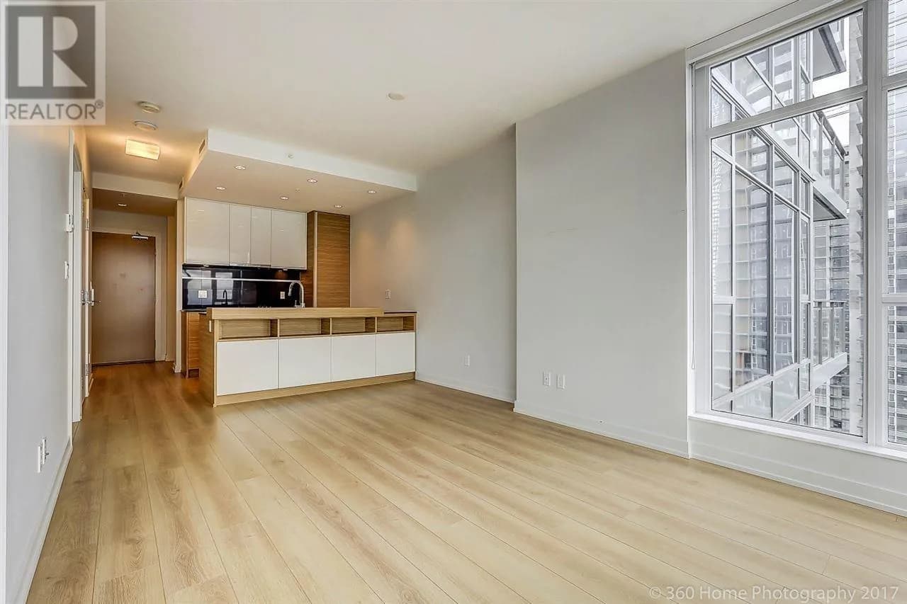 #3302 4688 KINGSWAY, Burnaby, BC photo 3