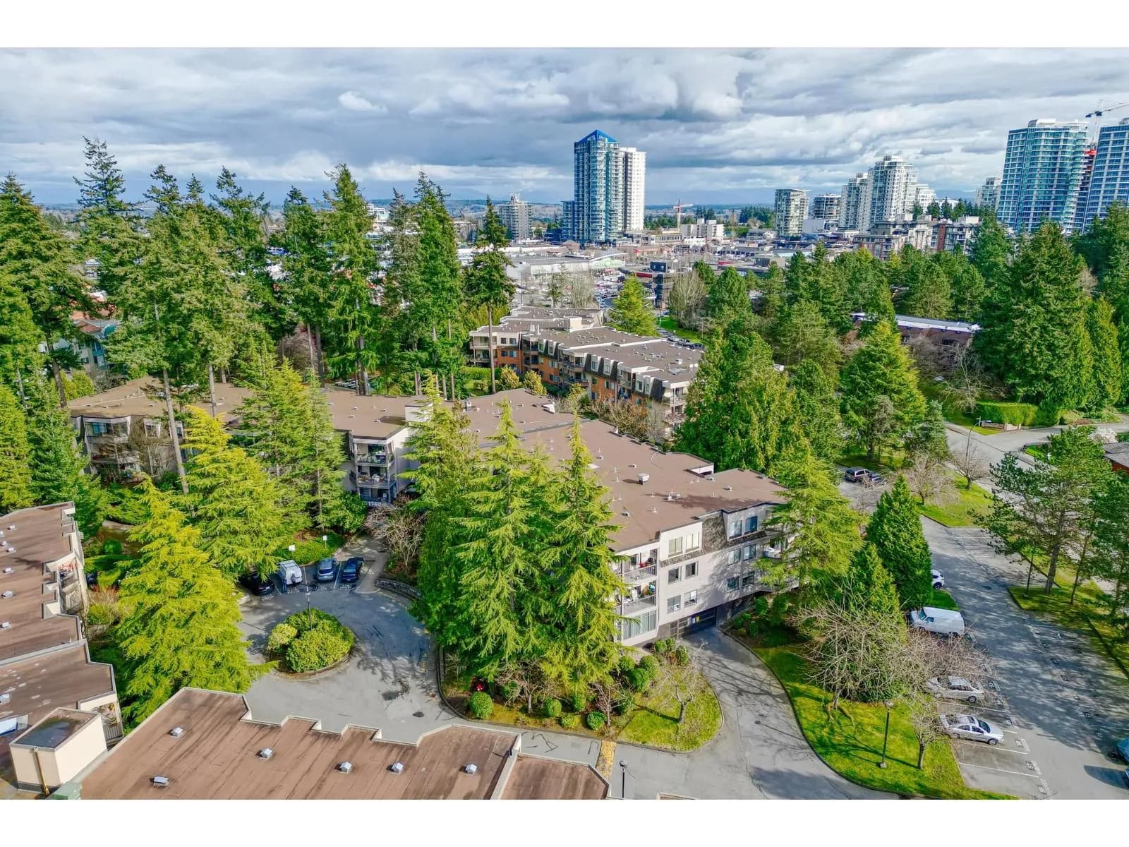 #203 1740 SOUTHMERE CRESCENT, Surrey, BC photo 2