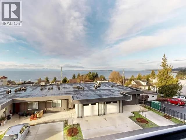 C202-6900 BURNABY STREET, Powell River, BC photo 4