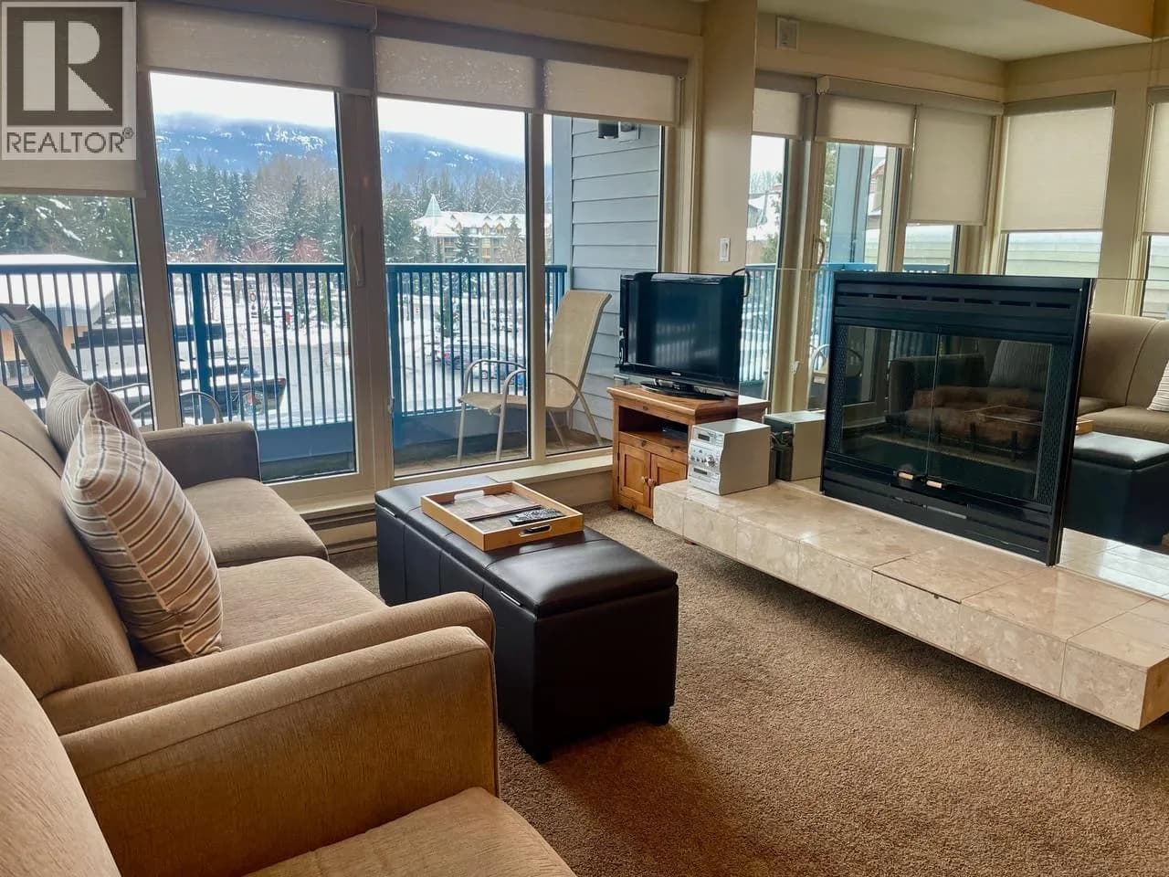 #310 Week 1-4321 VILLAGE GATE BOULEVARD, Whistler, BC photo 3