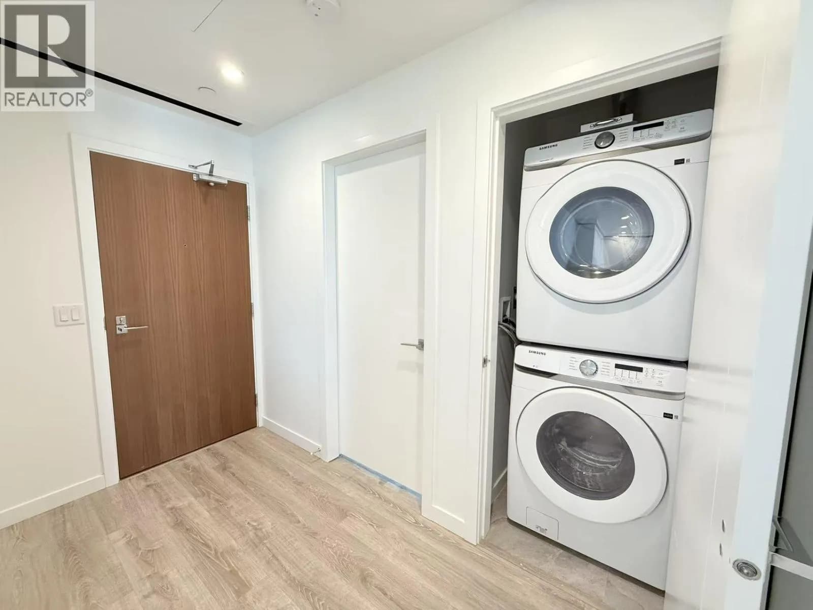#2103 660 QUAYSIDE DRIVE, New Westminster, BC photo 2