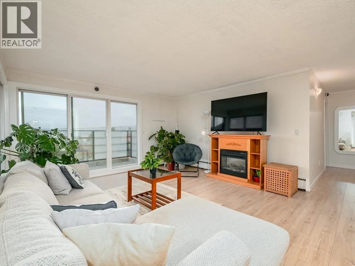 2336 WALL STREET, Vancouver