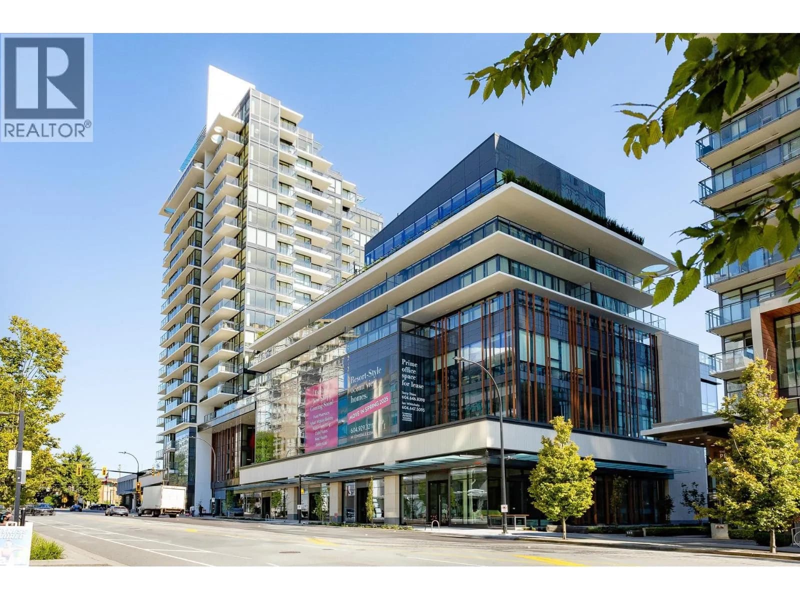 #703 135 E 13TH STREET, North Vancouver, BC photo 2
