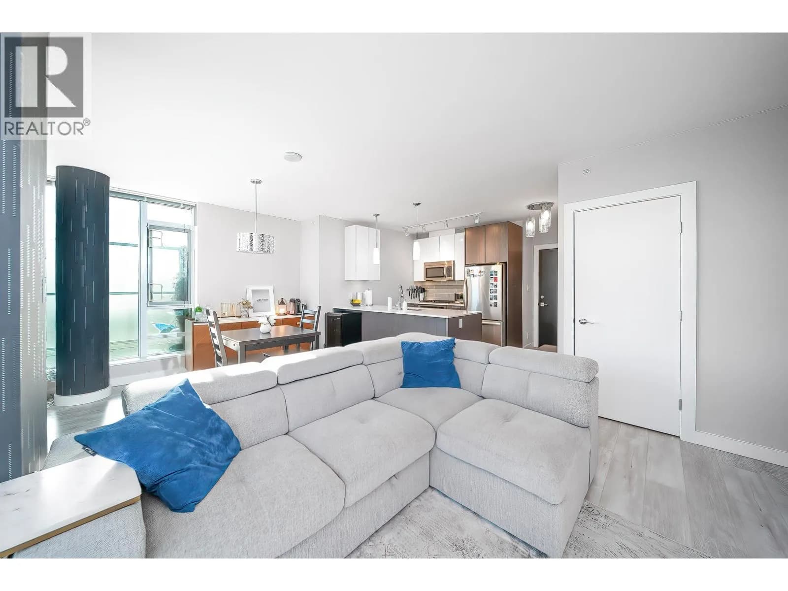 #1201 6951 ELMBRIDGE WAY, Richmond, BC photo 2