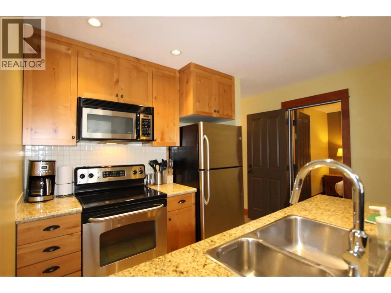 #645D 4559 TIMBERLINE Crescent, Fernie, BC photo 4