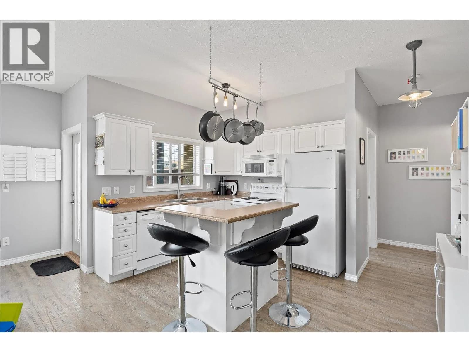 1125 Bernard Avenue, Kelowna