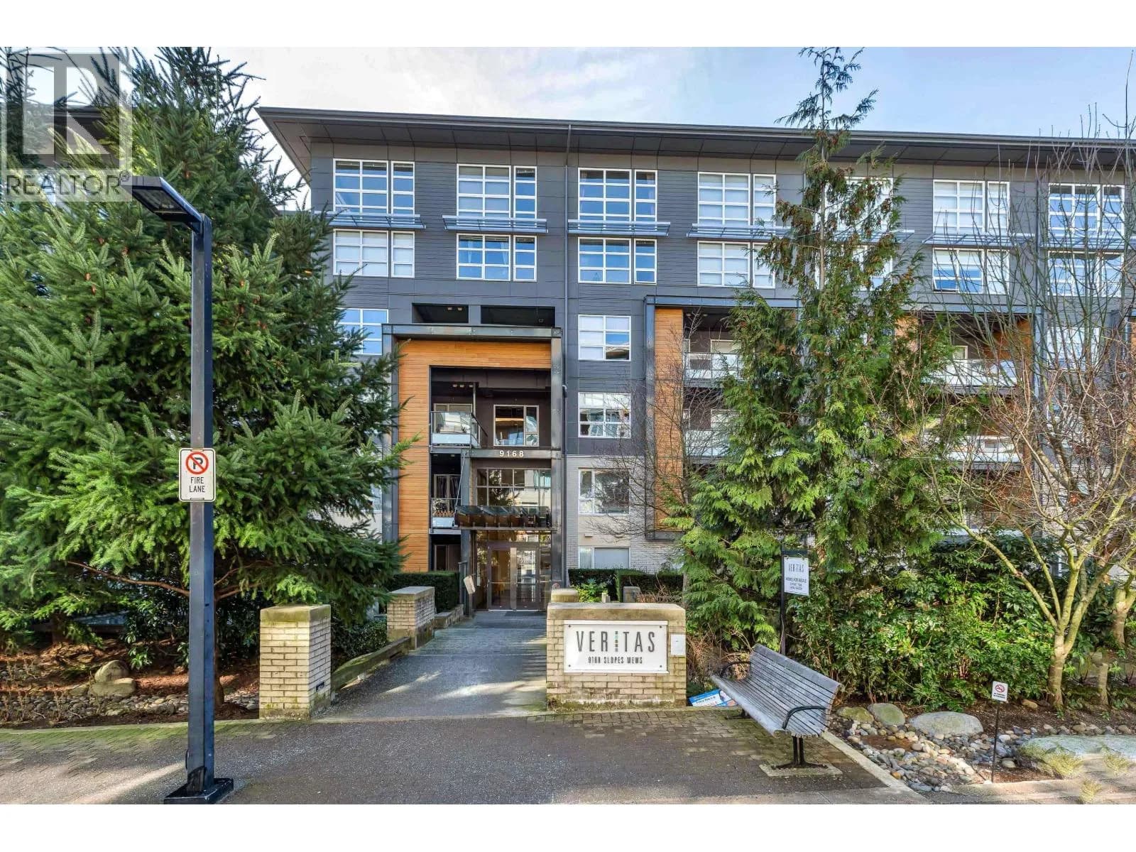 9168 SLOPES MEWS, Burnaby