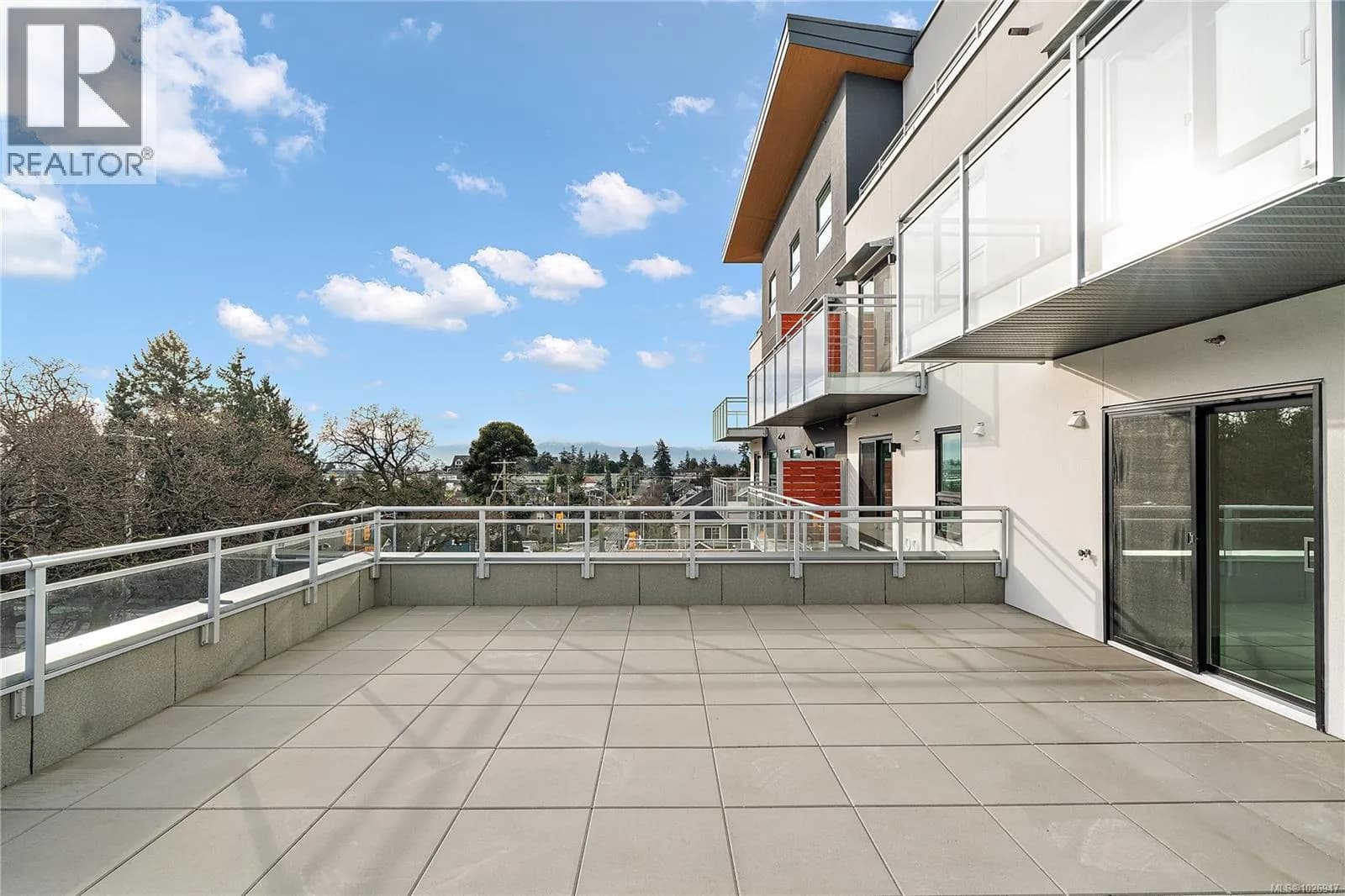 1102 Esquimalt Rd, Esquimalt