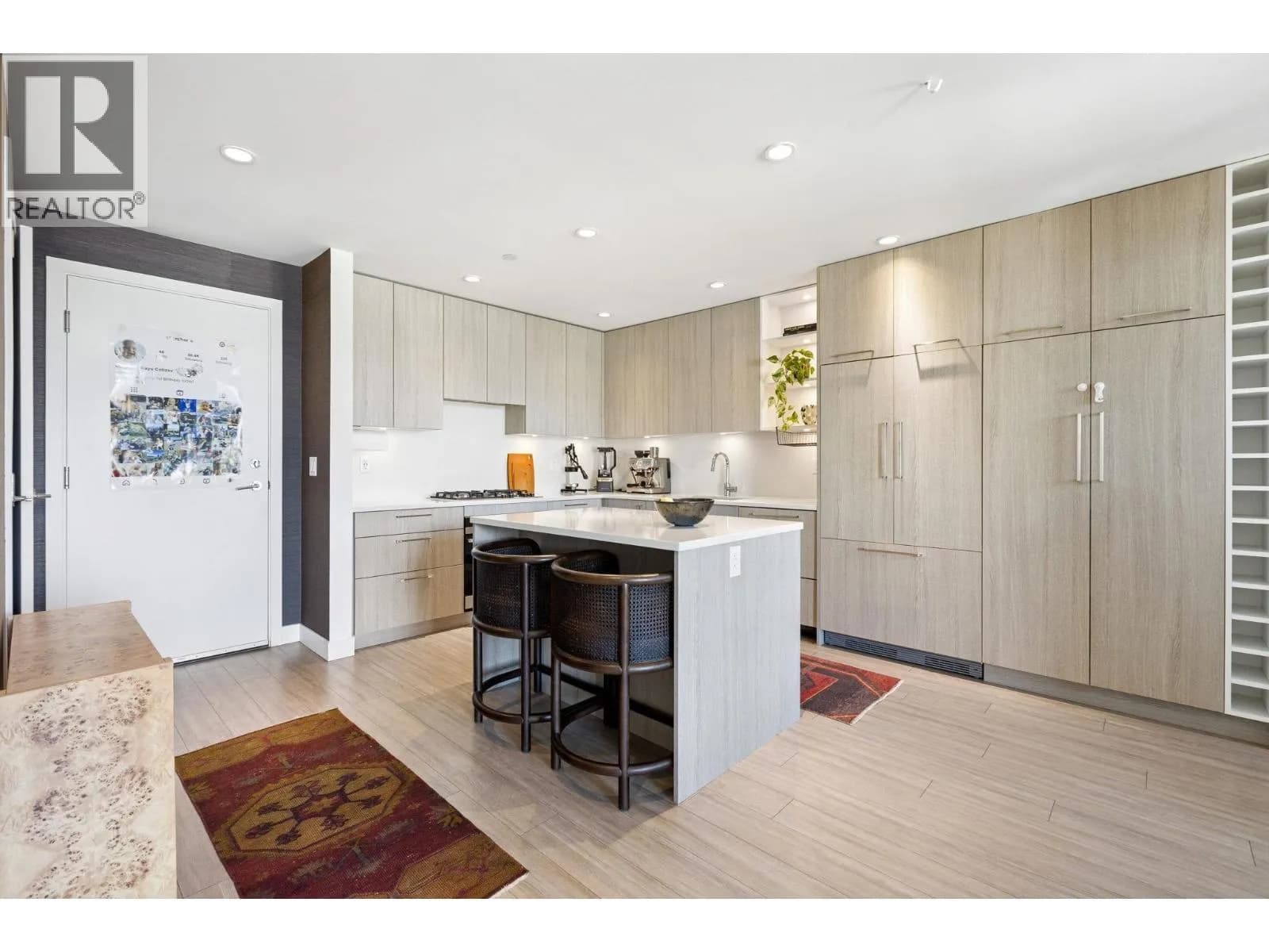 #303 707 E 3RD STREET, North Vancouver, BC photo 3